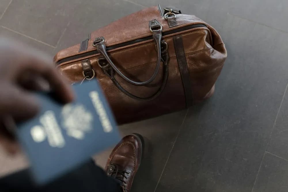 Cómo registrarte en el SIRE Colombia si alquilas en Airbnb, Booking o Expedia (Guía completa)