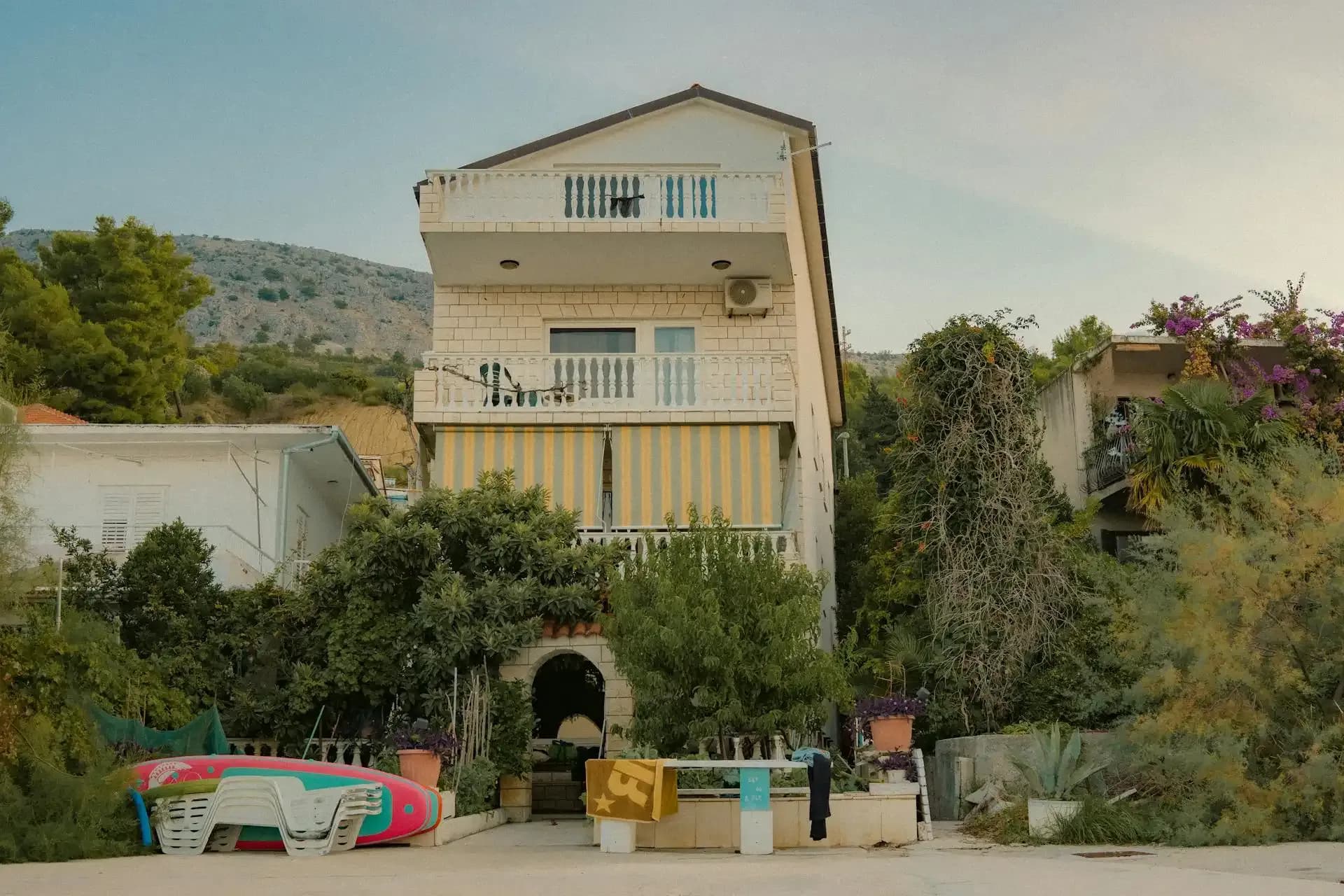 Alojamiento turístico sujeto al impuesto Fontur en Colombia